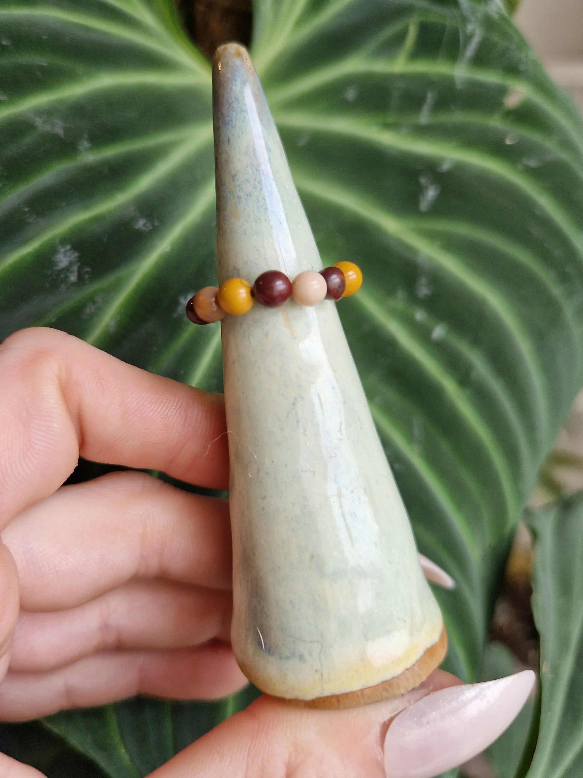 Mookaite jasper beaded ring // Elasticated