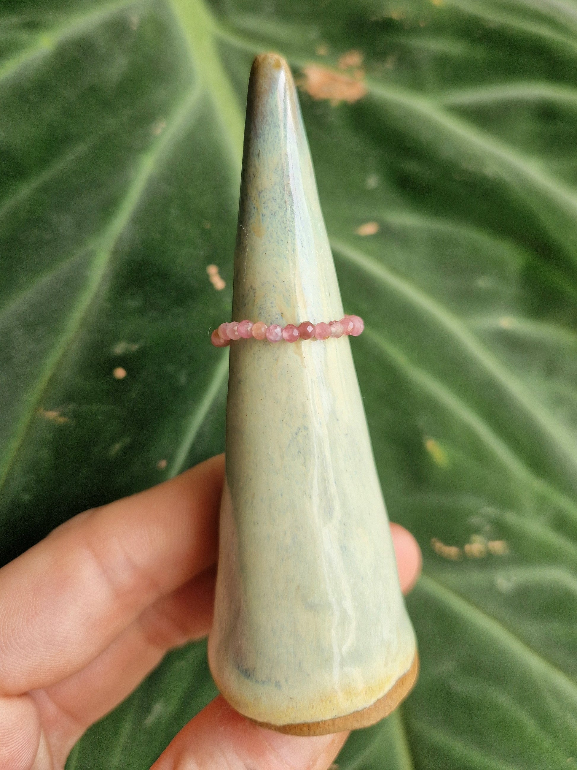 strawberry quartz beaded ring // elastic ring // crystal healing // handmade in Cleethorpes // Crystal healing Jewellery