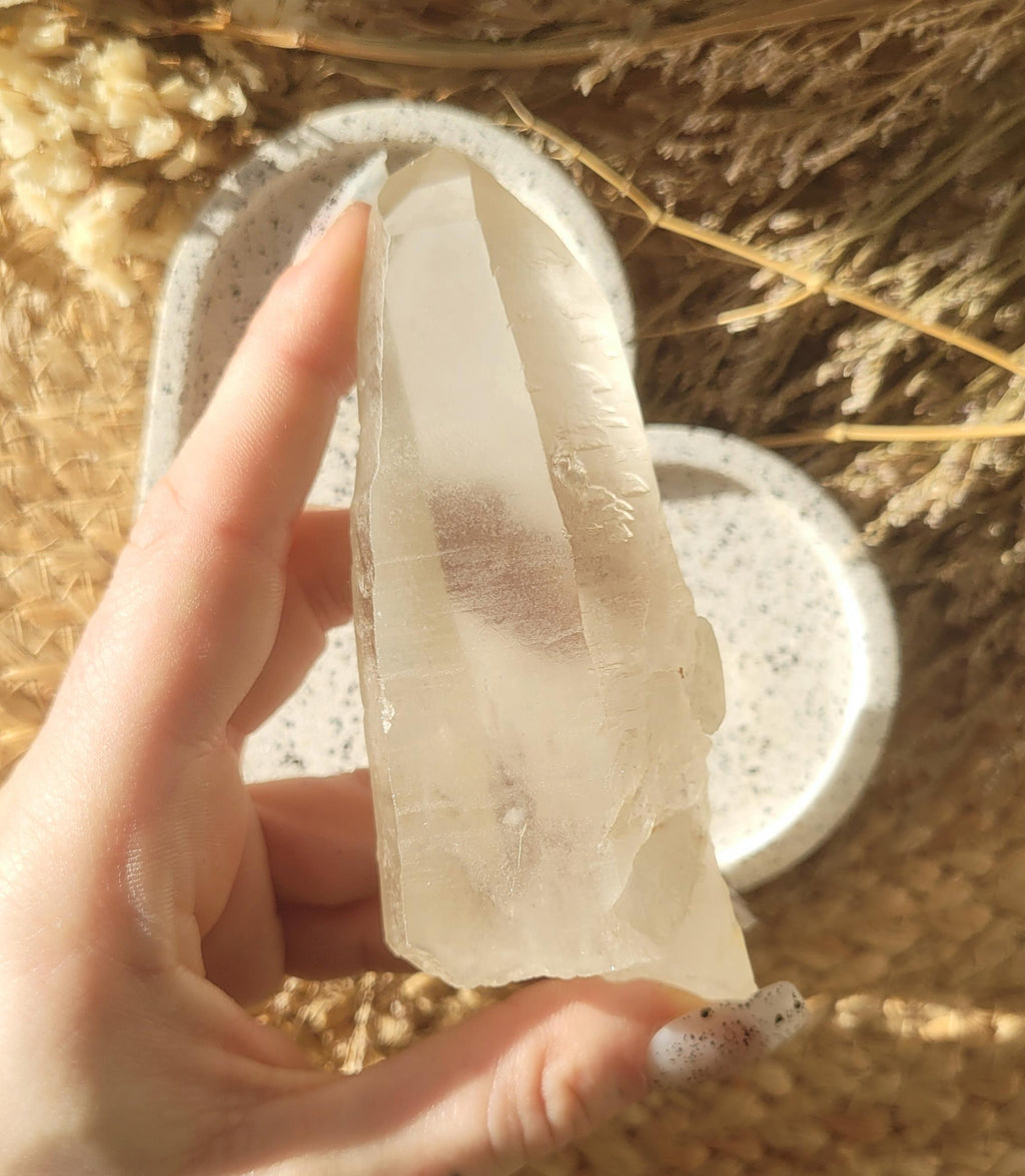 natural lemurian seed quartz  //  Minas Gerais // Brazil // Lemurian Quartz crystal // crystal point // healing crystals //