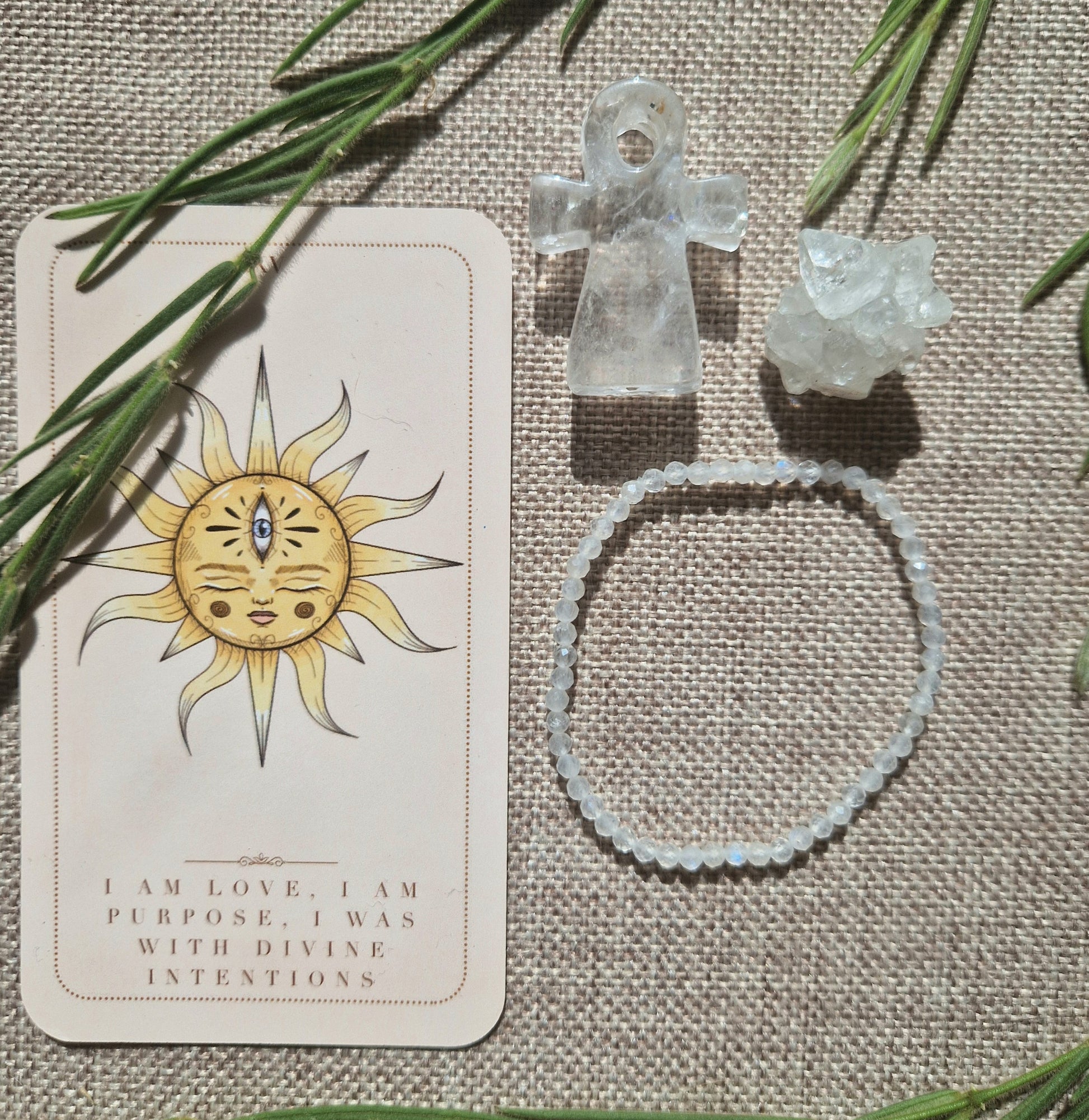 White moonstone bracelet // Crystal healing // handmade elasticated Crystal healing bracelet