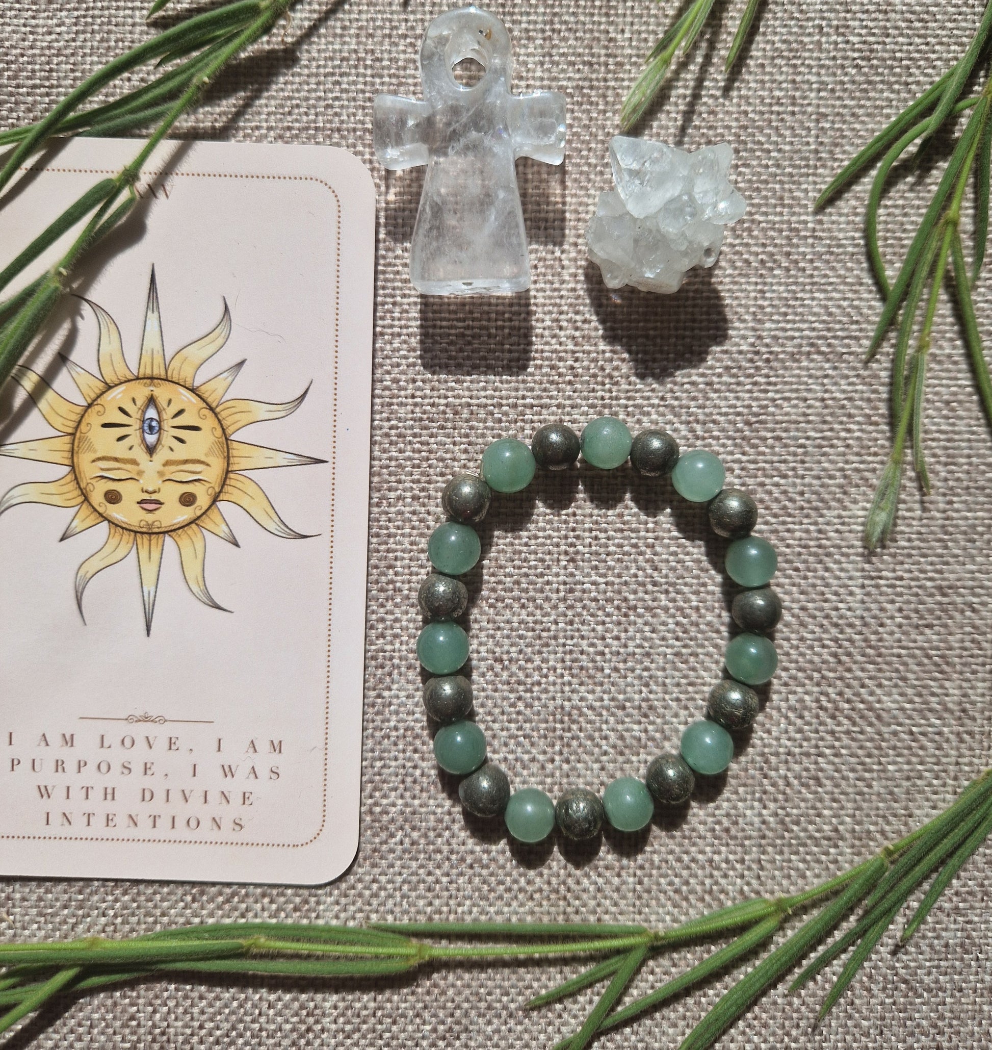 "Manifestation" bracelet // Crystal healing // handmade elasticated Crystal healing bracelet // pyrite & green aventurine