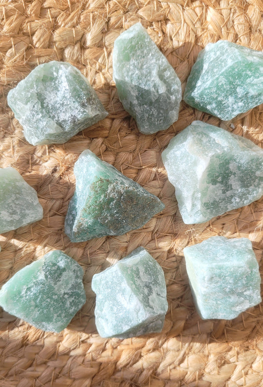 Green aventurine raw crystal x1 // heart healing