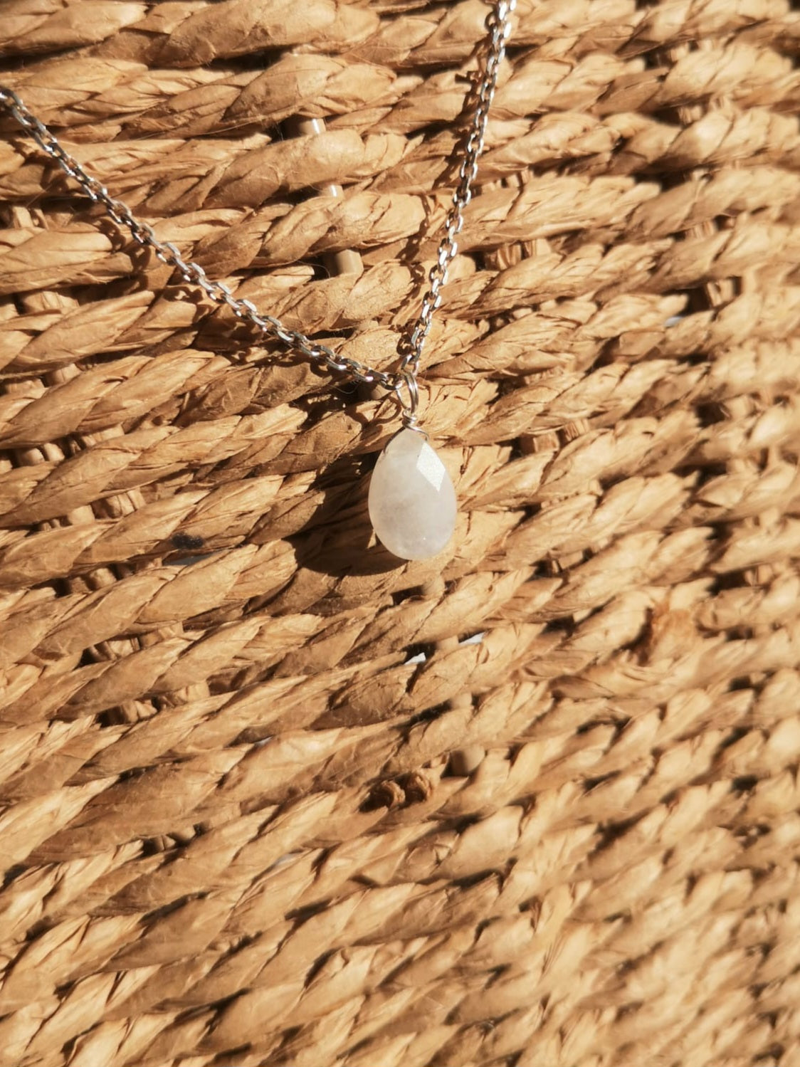 Natural white moonstone// 925-sterling-silver with chain