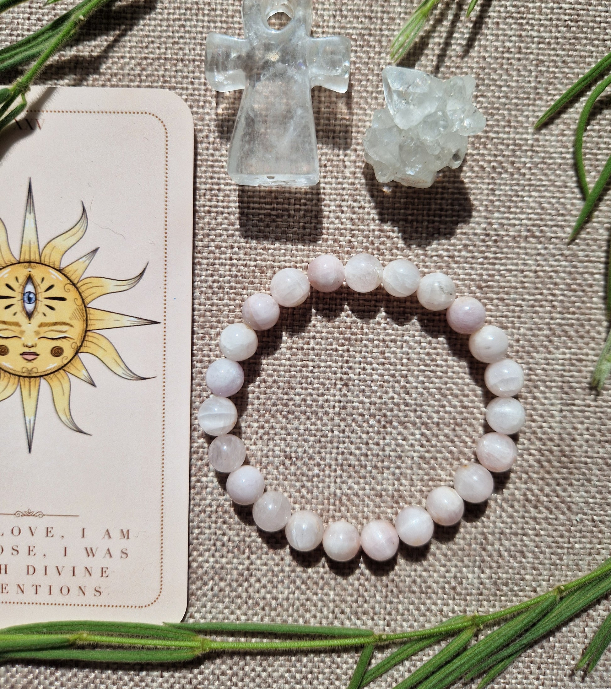 Kunzite bracelet // Crystal healing // handmade elasticated Crystal healing bracelet // 8mm