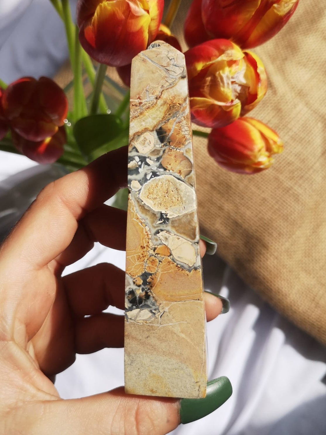 Maligano jasper obelisk // brecciated jasper