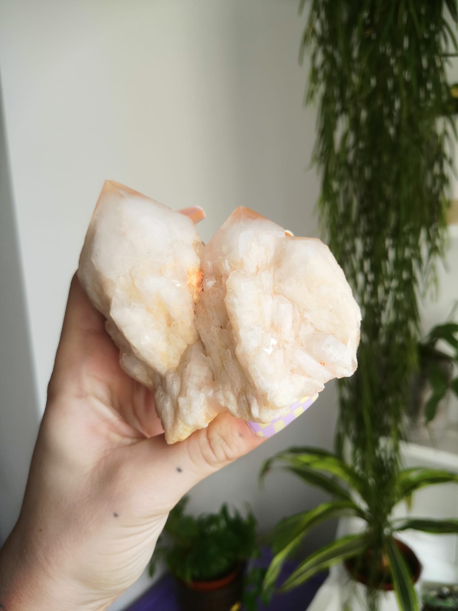 Candle quartz cluster // self standing // approx 9.2cm x 9cm