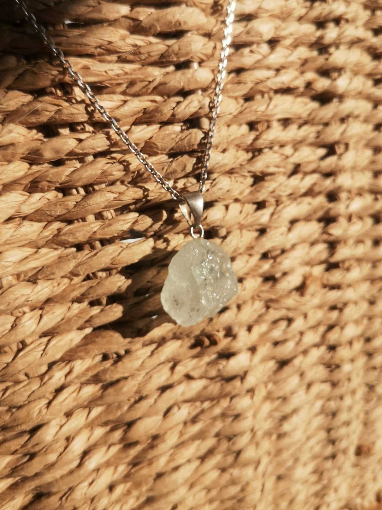 Raw aquamarine // 925-sterling-silver with chain