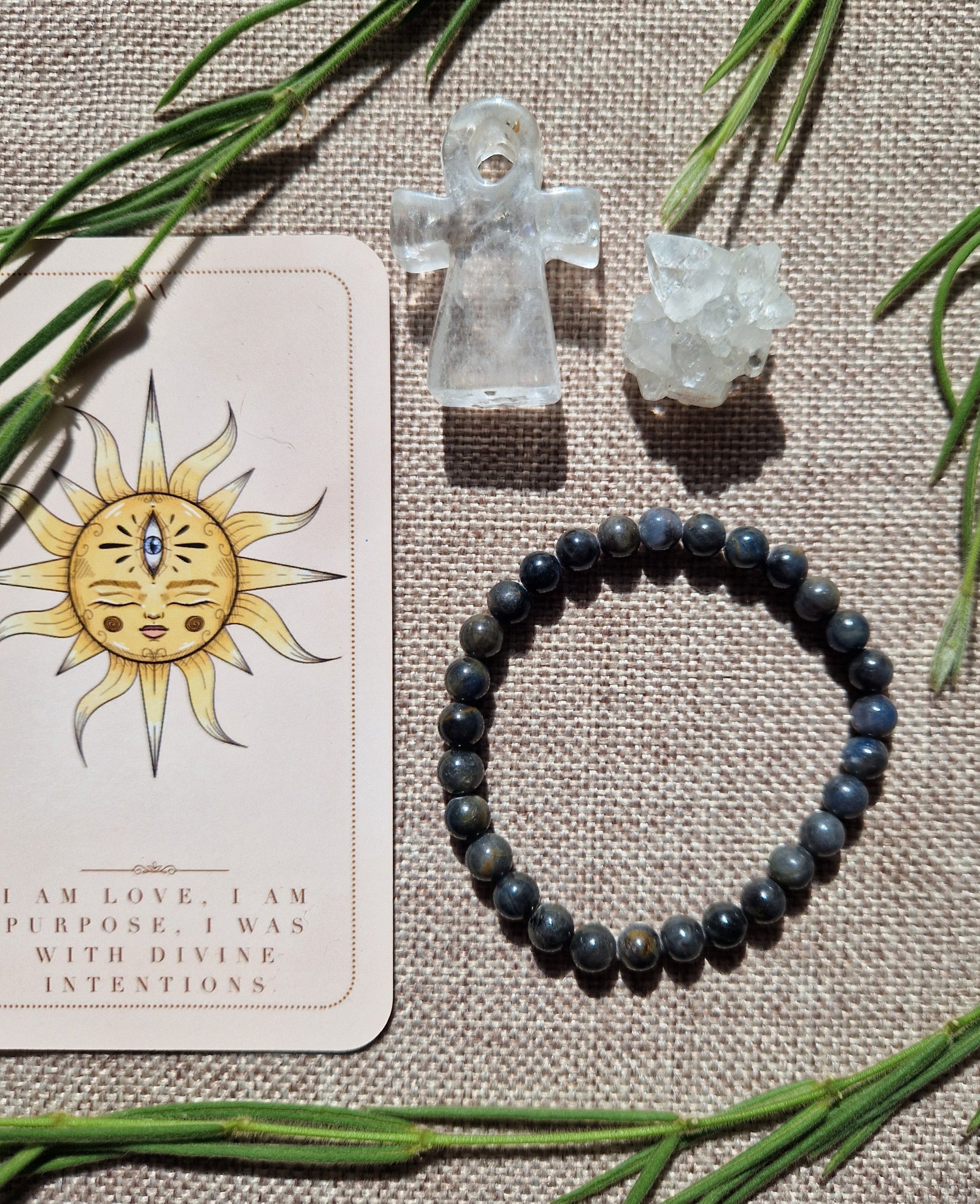 Natural sapphire bracelet // Crystal healing // handmade elasticated Crystal healing bracelet