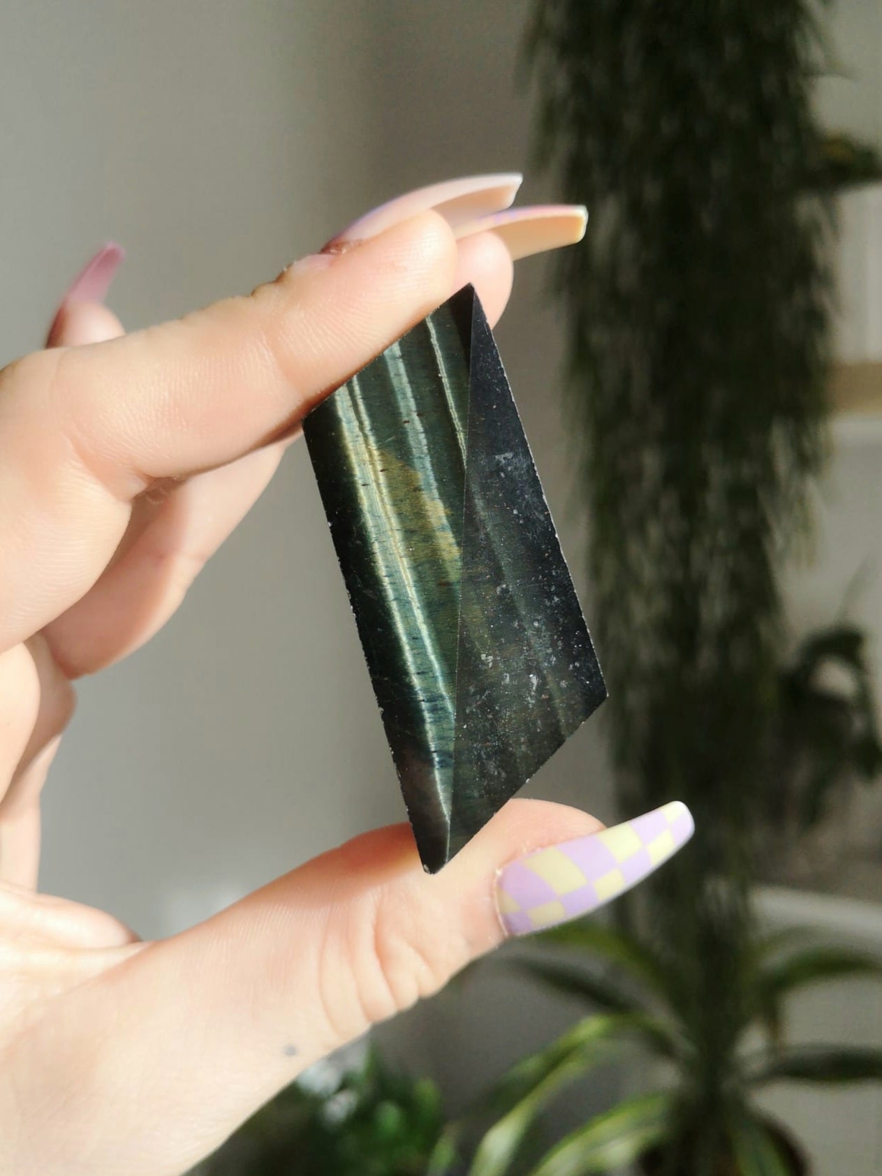 Natural faceted blue tigers eye // meditation stone