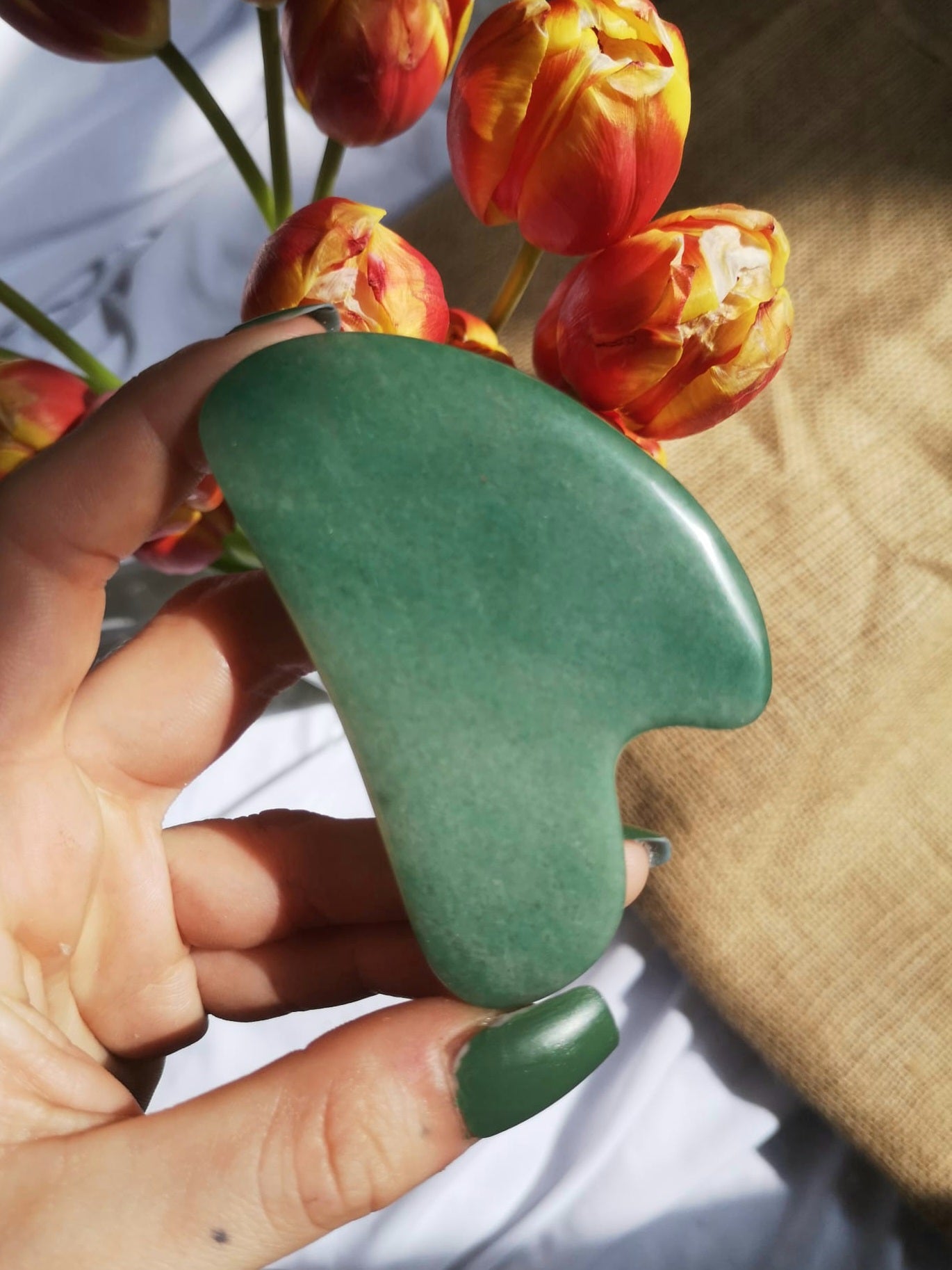 Green aventurine gua sha // self care ritual