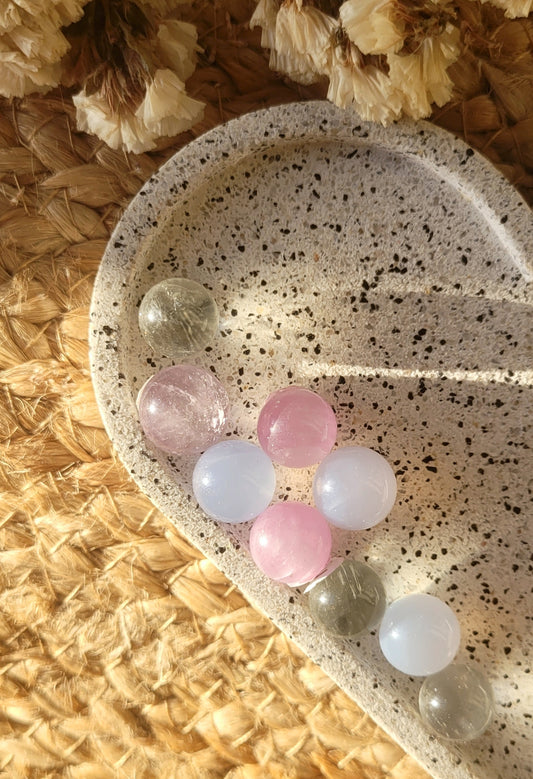 High grade Kunzite // chalcedony mini sphere x1